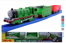 JAPAN TAKARA TOMY THOMAS & FRIENDS MOTORIZED TOY TRAIN TS-03 HENRY  W/ 2 TRUCKS