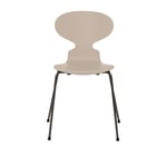 Fritz Hansen - 3101 Myran 4 ben, Lackad, Light Beige, Underrede Warm Graphite - Matstolar - designer_arne_jacobsen - Beige - Metall/Trä