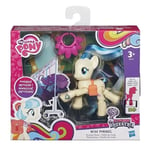 Hasbro My Little Pony Explore Equestria Poney posable Miss Pommel