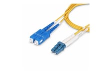 StarTech.com 15m (50ft) LC to SC (UPC) OS2 Single Mode Duplex Fiber Optic Cable, 9/125µm, Laser Optimized, 10G, Bend Insensitive, Low Insertion Loss - LSZH Fiber Patch Cord (SMLCSC-OS2-15M) - patchkabel - 15 m. - gul