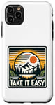 Coque pour iPhone 11 Pro Max Take It Easy Hiker Outdoor Relax Montagnes Sunset Graphic