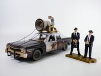 DODGE MONACO film BLUES BROTHERS & figurines Elwood & Jake 1/18