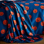 Catherine Lansfield Halloween Pumpkins Cosy Fleece 130x170cm Blanket Throw Navy Blue