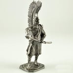 17 . Polish Winged Hussars, 17th Century. Tin Toy Soldiers. 541/32 .