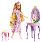 Mattel Disney Princess Coffret Avec Poupée Raiponce Inspiré Par Le Dessin Animé, Coiffeuse Violet Et Rose Et 10 Accessoires, Figurine Pascal À Clipser, Jouet Enfant, Dès 3 Ans, HLX28