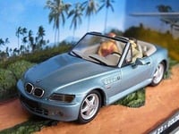 JAMES BOND BMW Z3 CAR GOLDENEYE BROSNAN 1/43RD SIZE PACKAGED BLUE ISSUE K90 {¬}