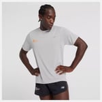 New Balance Marathon T-shirt Grå för Löpare | Högpresterande Tröja - Handla nu på Loparshop.se!