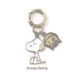 Snoopy Metall Nyckelring Söt Jordnötter Bil Nyckelring Väska Hänge [kk] Snoopy Holding Heart