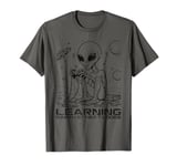 Alien Gaming Playing Video Games For Geek UFO Humor T-Shirt