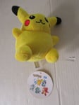 PELUCHE PIKACHU POKEMON   -- TAKARA TOMY  -  14 CM  -- NEUF