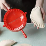 1:a, Dumpling Maker (28,96cmx18,54cmx3,56cm), PP Plast Dumpling Press, Empanada Press, Ravioli Dumpling Wrappers Form