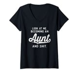 Womens New Aunt Gifts Future Auntie To Be Pregnancy Becoming A Aunt V-Neck T-Shirt