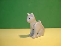 PLAYMOBIL ADULT CAT SITTING NEW CONDITION!