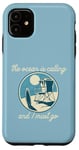 Coque pour iPhone 11 THE OCEAN IS APPELING AND I MUST GO Surf Beach Surfing Meme