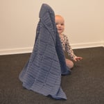 ÃÂ Nordic Baby Merino Babyteppe av Rito Krea - Babyteppe Hekleoppskrift  -  70 x 100 cm