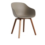 HAY - AAC222 Chair WB Lacq Walnut Base Khaki 2.0 Shell - Spisestoler - Hee Welling - Grå - Tre/Plast