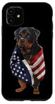 Coque pour iPhone 11 Chien Rottweiler patriotique enveloppé dans un drapeau américain américain