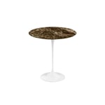 Knoll - Saarinen Round Table - Småbord, Vitt underrede, skiva i glansig brun Emperador marmor, Ø 51 - Sidobord - Eero Saarinen - Brun - Metall/Sten