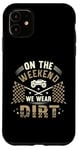 Coque pour iPhone 11 Dirt Track Racing le week-end, nous portons un pilote de voiture Dirt Race