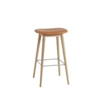 Muuto - Fiber Bar Stool Wood Base 75 cm - Barstolar & barpallar - Iskos-Berlin - Läder/Metall/Trä