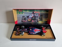 Minichamps 1/18 Toro Rosso STR10 M. Verstappen - 1st F1 Race, Gp Australia 2015