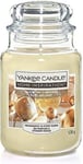 Yankee Candle Glistening Christmas - Large Jar - Warm up the holidays with a hug