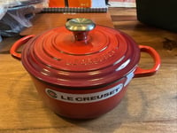 Le Creuset Signature Cast Iron 18cm Round Stew Pot - Volcanic/brand new no box