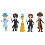 WIZARDING WORLD HARRY POTTER - MULTIPACK 4 FIGURINES CHAMPIONS TOURNOI DES 3 SORCIERS MAGICAL MINIS - 4 Poupées Articulées 8 cm Avec Accessoires À Collectionner - Jouet Enfant 5 ans