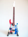 Guitare basse miniature Modulus de Flea des Red Hot Chili Peppers