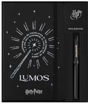 Moleskine Monde des Sorciers de Harry Potter Collection Sortilèges Giftbox, Coffret Cadeau Lumos avec Stylo à Bille Kaweco, et Cahier Pages Lignées et Couverture Rigide, Grand Format 13 x 21