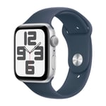 Apple Watch SE GPS 44 mm, sølv aluminium urkasse med Stormblå sportsrem - S/M