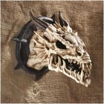 Design Toscano Horned Dragon Skull Trophy Gotisk dekorativ väggskulptur, 25 cm, Polyresin, Faux Bone -