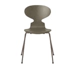 Fritz Hansen - 3101 Myran 4 ben, Färgad Ask, Olive Green, Underrede Brown Bronze - Spisestoler - Arne Jacobsen - Grønn - Metall/Tre