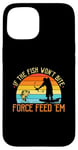 Coque pour iPhone 15 Bowfishing Force Feed Them, pêcheur, arc et flèche