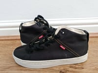 Levi’s Canvas Trainers Black Unisex UK Size 5  Ex Displayed No Box New