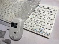 White Wireless MINI Keyboard & Mouse Set for HP Touchsmart 520 Desktop Computer