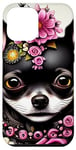 Coque pour iPhone 15 Plus Chihuahua noir avec fleurs roses et vignes