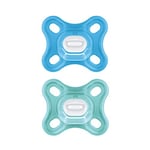 MAM Comfort Lot de 2 tétines, particulièrement petites et légères, pour bébés prématurés et nouveau-nés, en 100% silicone, avec tétine souple MAM SkinSoft et boîte à tétine, de 0 à 3 mois, bleu