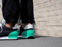 NIKE DAYBREAK-TYPE SIZE UK 7.5 EUR 42 US 8.5 (CJ1156 001) BLACK / MENTA