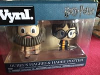 Duo de figurines Harry Potter et Rubeus Hagrid de Funko  Vynl en vinyle avec soc