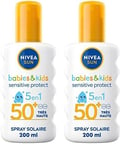 NIVEA SUN Kids Spray solaire Protect & Play Sensitive FPS 50+ (1x200 ml), protection anti UV sans parfum & ultra résistante à l’eau, écran solaire enrichi en aloe vera (Lot de 2)