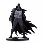 BATMAN - Black & White Batman by Mike Mignola 1/10 Resin Statue Dc Direct