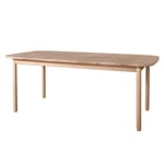Stryn Vang spisebord er et solid og vakkert i heltre eik. Det mulig å montere 2 tilleggsplater á 50 cm, som kjøpes tillegg.</p> <p> </p> Tonning & Spisebord, Hvitoljet 92120
