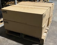 NEW - tatty box - APC SMT3000RMI2U Smart-Ups 3000Va Lcd Rm 2U 230V