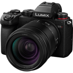 Panasonic Lumix S5D with S-R28200 F/4-7.1 KIT