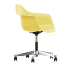 Vitra - Eames RE Plastic Armchair PACC 92 Citron, Castors Soft - Kontorsstolar - Charles & Ray Eames - Gul