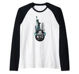 Cool New York City NYC Statue of Liberty USA Flag Design Raglan Baseball Tee