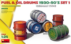 Fuel & Oil Drums 1930-50's Set 1 (German Modèl ) 1:24 Plastique Model Kit