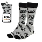 STAR WARS THE MANDALORIAN DIN DJARIN MASK ALL OVER DESIGN PAIR MENS CREW SOCKS