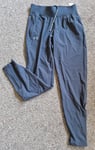 NEW Ladies UNDER ARMOUR OUTRUN THE STORM Pants (XS) EXTRA SMALL BLACK